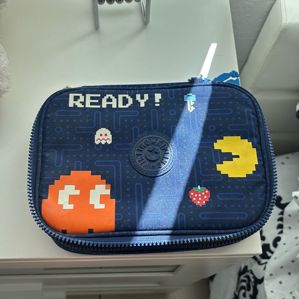 Pac man pencil case 💙✏️